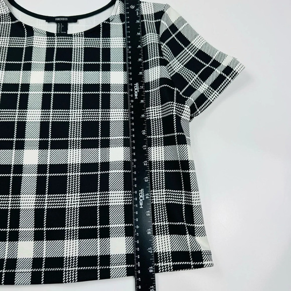 Forever 21 Black And White Crop Top Size Large - Picture 5 of 8